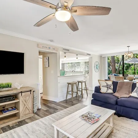 Beautiful Seascape Beach Villa -Upgraded 2 Bd 2 Ba